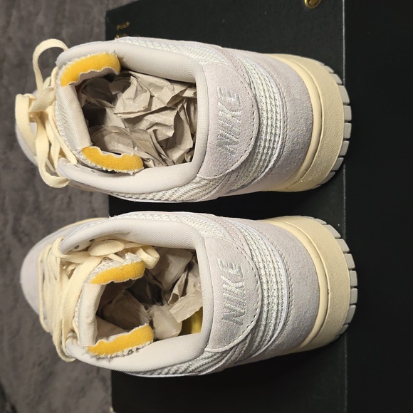 Nike Dunk Low Craft, White and Cream Sneakers - Picture 4 of 11